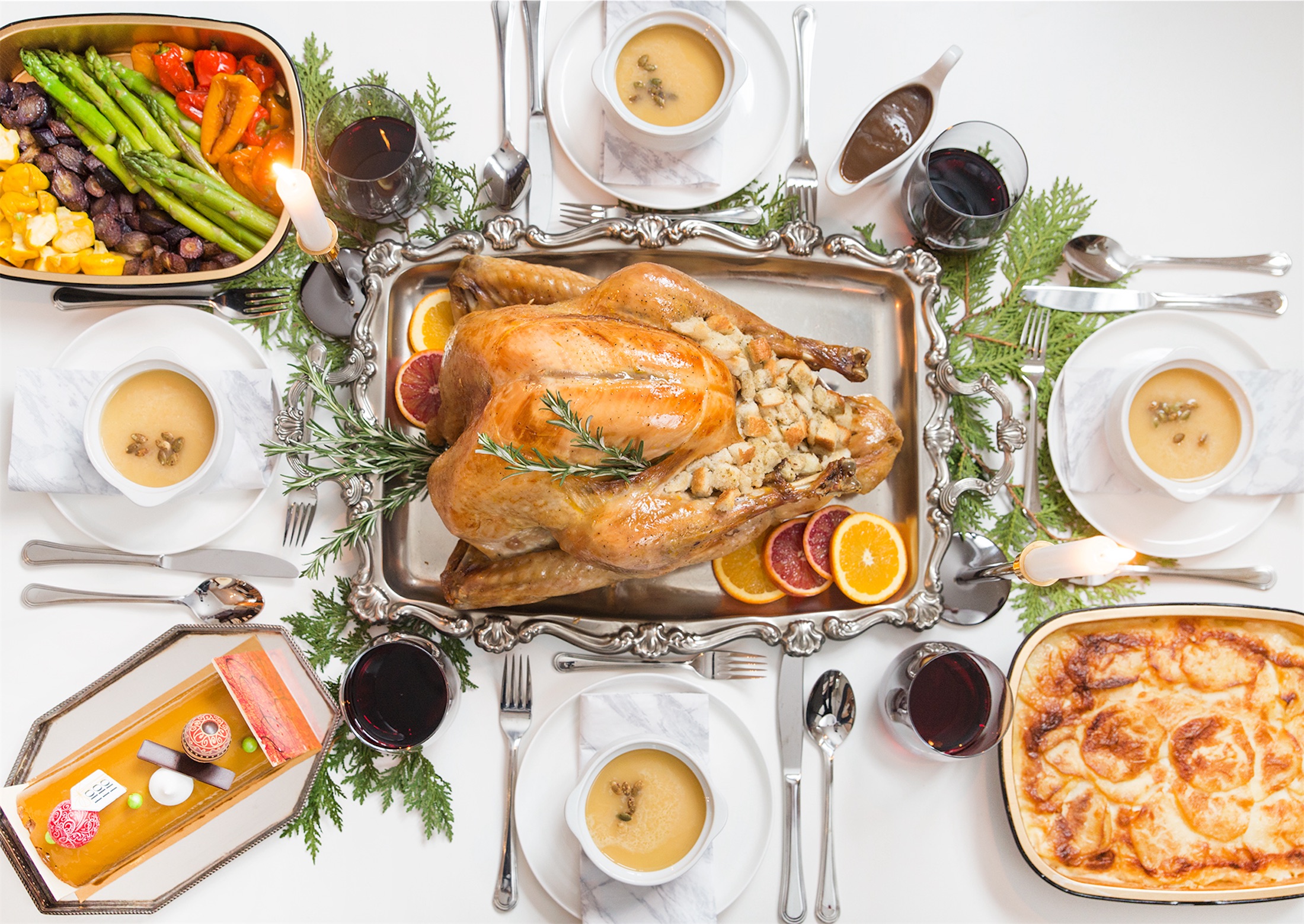 table scape of turkey dinner