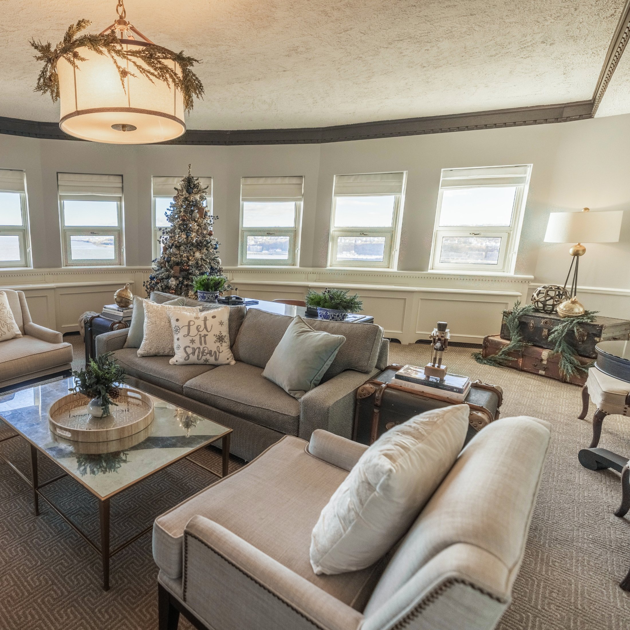 lcf-suite-van-horne-salon-noel