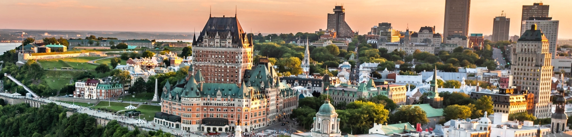 exterior-of-fairmont-le-chateau-frontenac