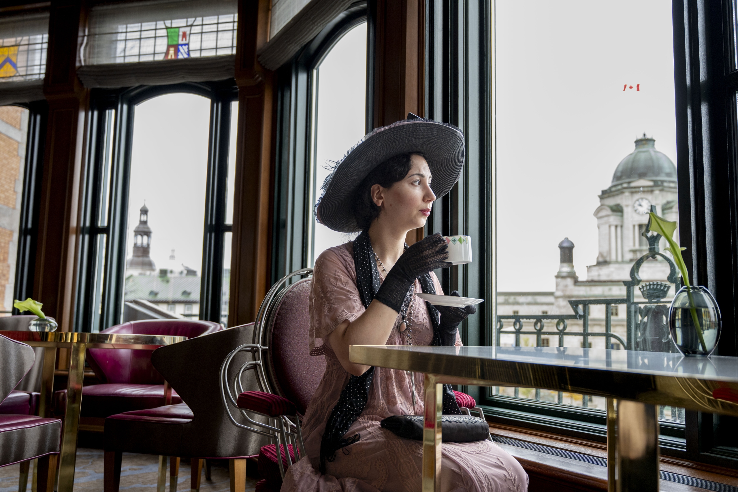 emily_post_drinking_tea